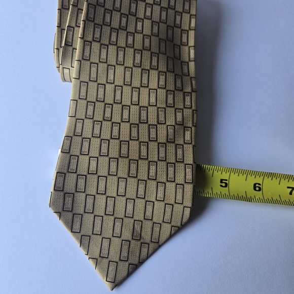 DIMOGGIO Tie 100% Silk, Elegant Gold Patterned Men's Tie - Picture 5 of 8
